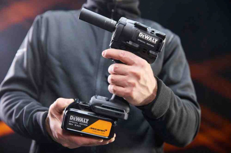 Гайкокрут ударний акумуляторний безщітковий McLaren F1 TEAM SPECIAL EDITION DeWALT DCF92MP2T-DCF92MP2T