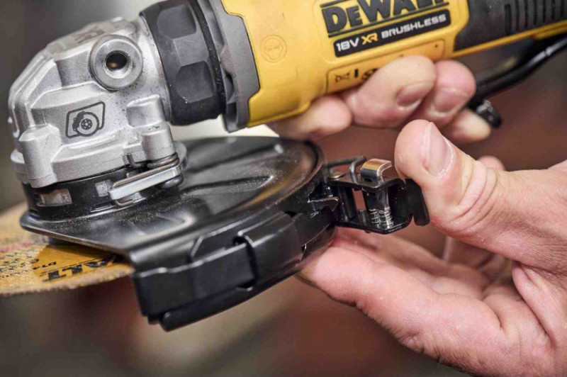 Шліфмашина кутова - болгарка акумуляторна безщіткова DeWALT DCG404NT-DCG404NT