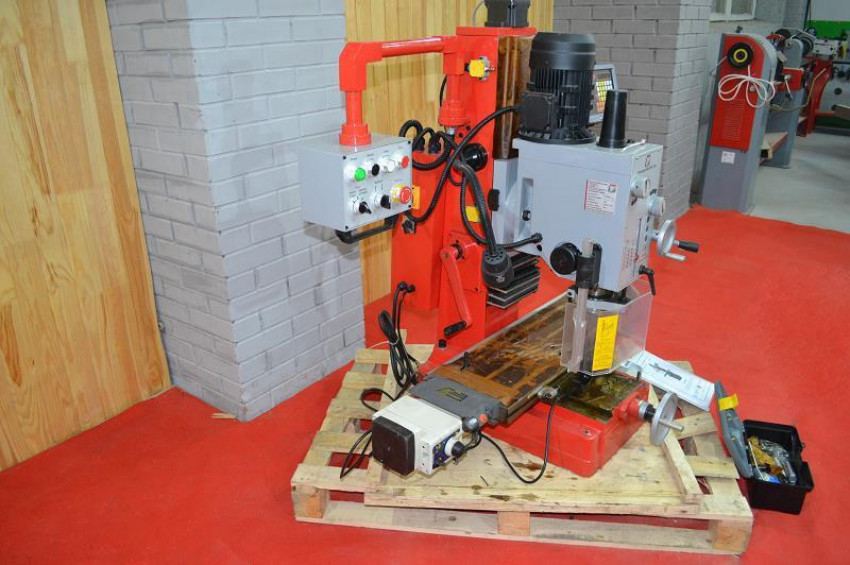 Фрезерний верстат Holzmann BF 50DIG-BF50DIG_400V