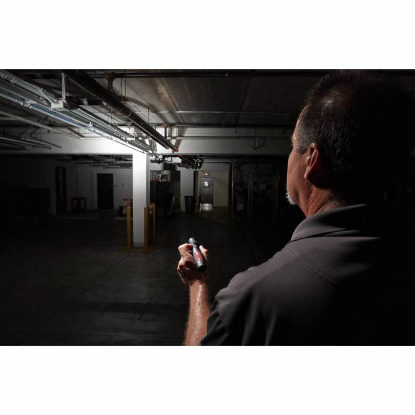 Ліхтар світлодіодний акумуляторний компактний MILWAUKEE, L4 TMLED-201-4933478114