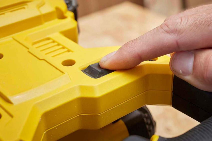 Пила торцювальна акумуляторна STANLEY FATMAX SFMCS701M1-SFMCS701M1