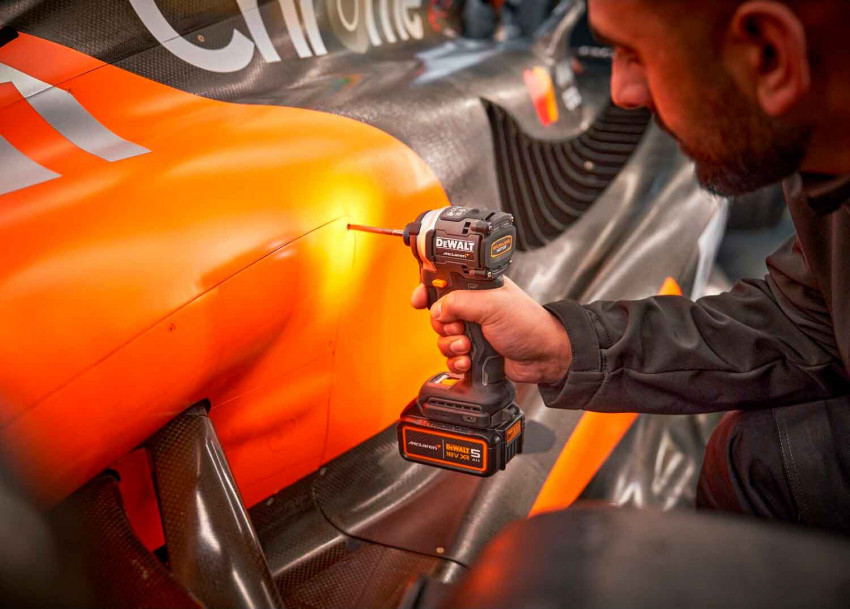Шурупокрут ударний McLaren F1 TEAM LIMITED EDITION DeWALT DCF85MP2T-DCF85MP2T