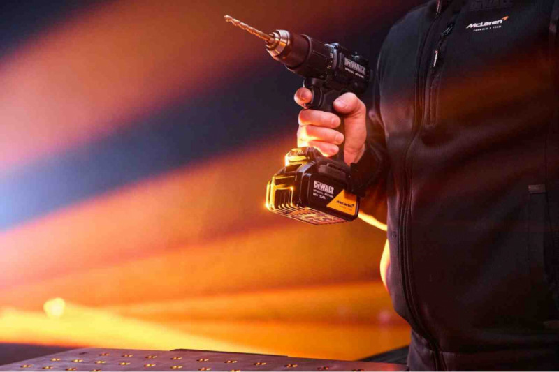 Дриль-шурупокрут ударний McLaren F1 TEAM SPECIAL EDITION DeWALT DCD86MP2T-DCD86MP2T