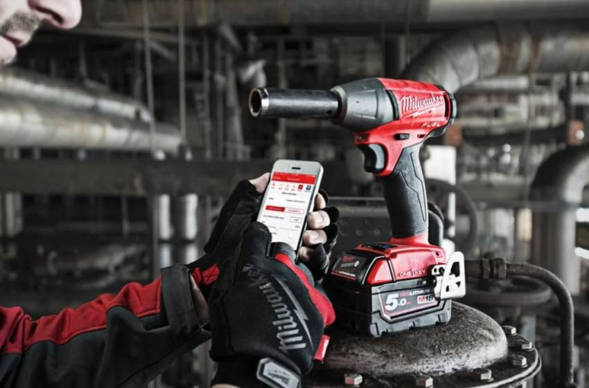Ударний гайковерт (300 Нм) Н MILWAUKEE 1/2\" M18 FUEL ONEIWF12-0 ONE-KEY з фрикц. кільцем 4933451153-4933451153