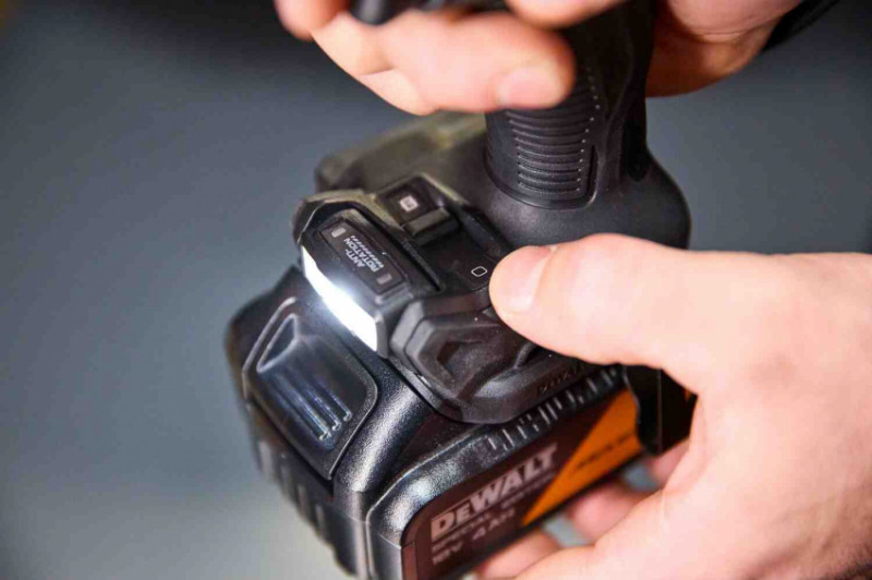 Дриль-шурупокрут ударний McLaren F1 TEAM SPECIAL EDITION DeWALT DCD86MM2KT-DCD86MM2KT