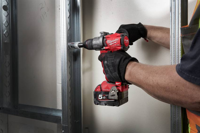Дриль-шуруповерт акумуляторний MILWAUKEE, M18 ONEDD2-502X, 135Нм (заряд.пр., 2акум. Х5Ач, HDкейс)-4933464525