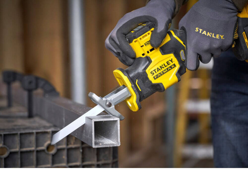 Пила шабельна акумуляторна STANLEY FATMAX SFMCS305B-SFMCS305B