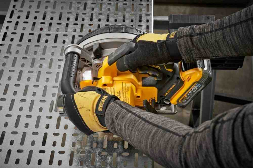 Пилка дискова по металу акумуляторна DeWALT DCS383H2-DCS383H2