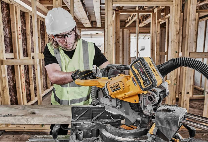 Пилка торцювальна акумуляторна безщіткова DeWALT DCS781X2-DCS781X2