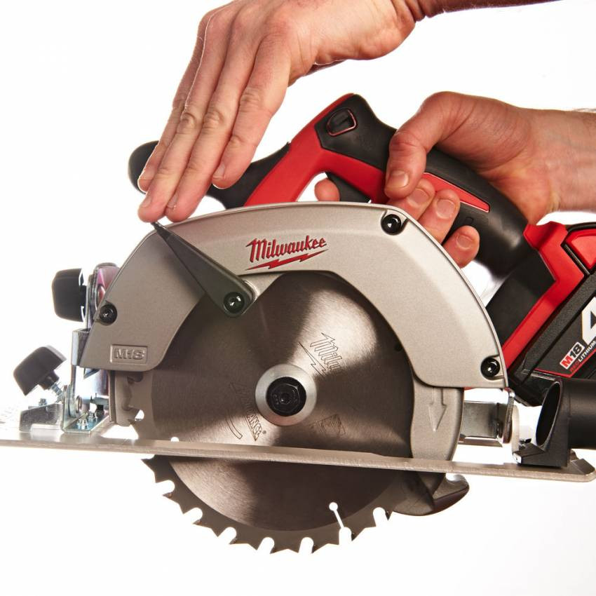 Циркулярна пила MILWAUKEE M18 HD18 CS-402B для робіт з дерева та пластику 4933441400-4933441400