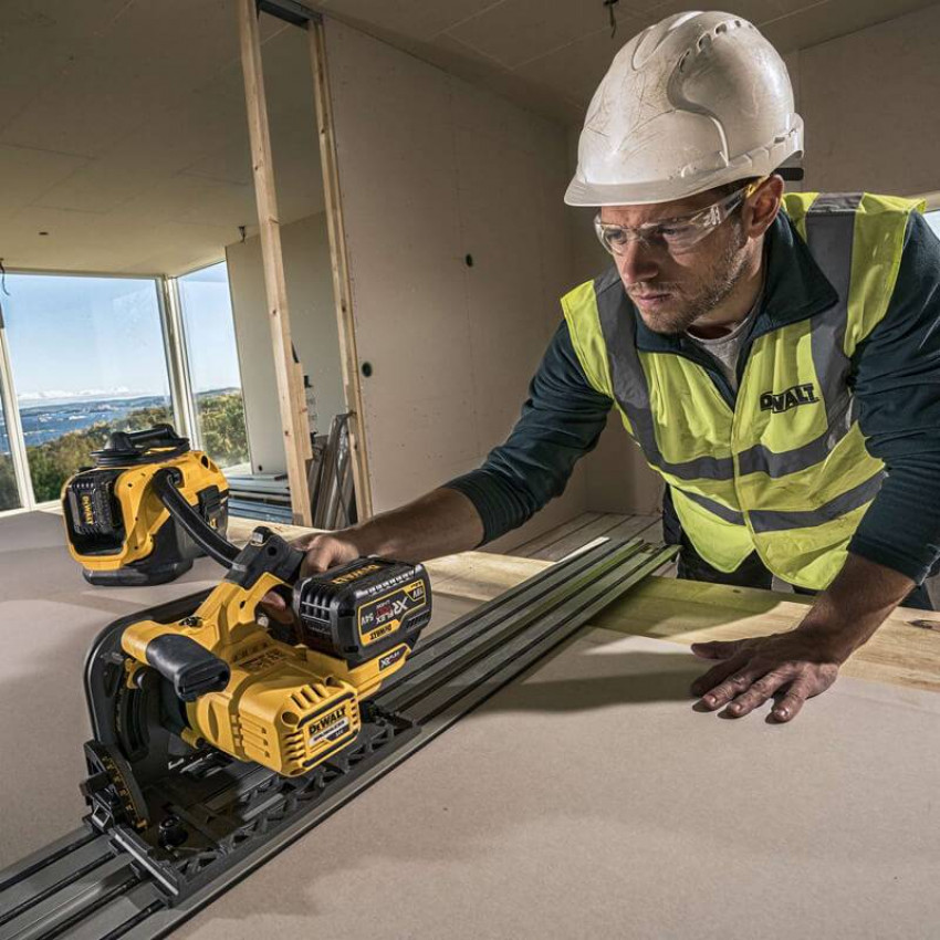 Пила дискова занурювальна акумуляторна DeWALT DCS520T2-DCS520T2