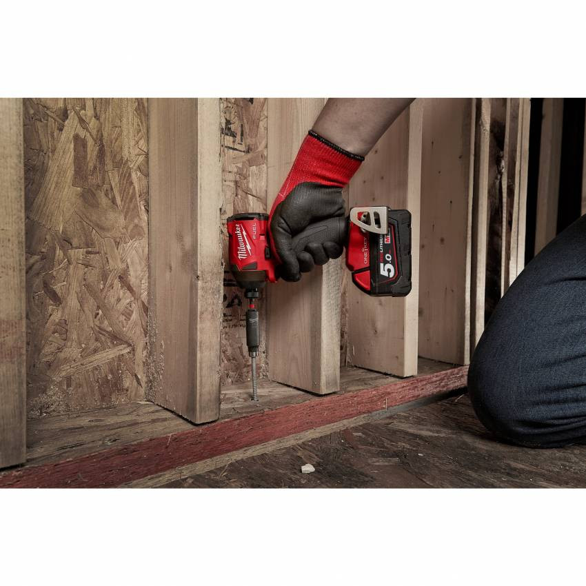 Імпульсний ударний шуруповерт акумуляторний 1/4" HEX MILWAUKEE, M18 ONEID2-502X, 226Нм (заряд.пр.,2 акум.Х5Ач, HDкейс)-4933464091