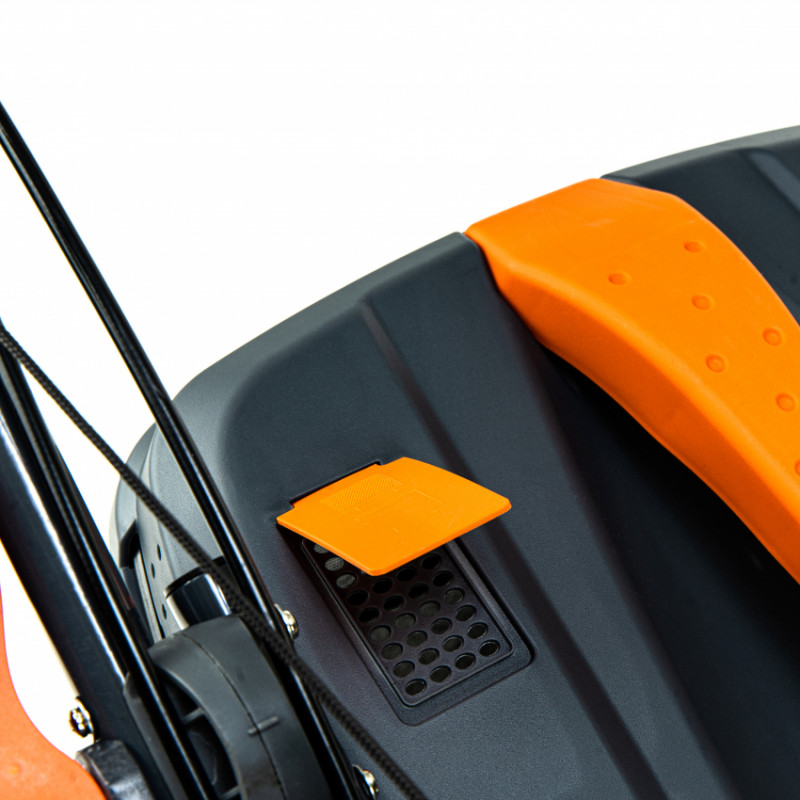 Газонокосарка бенз. LM42, 4к.с., ширина захвату 42см, висота скош. 25-75см, травозбірник 45л, несамохідна-LM42