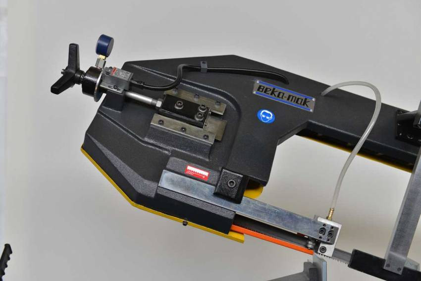 Напівавтоматична стрічкова пила по металу Beka-Mak BMSY-270DG-BMSY-270DG