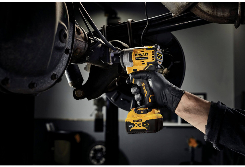 Гайкокрут ударний акумуляторний безщітковий DeWALT DCF903P2-DCF903P2
