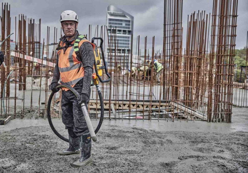 Вібратор-наплічник глибинний акумуляторний POWERSHIFT DeWALT DCPS310N-DCPS310N