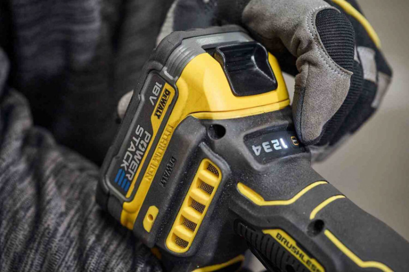 Прямошлифовальна машина акумуляторна безщіткова DeWALT DCG420N-DCG420N
