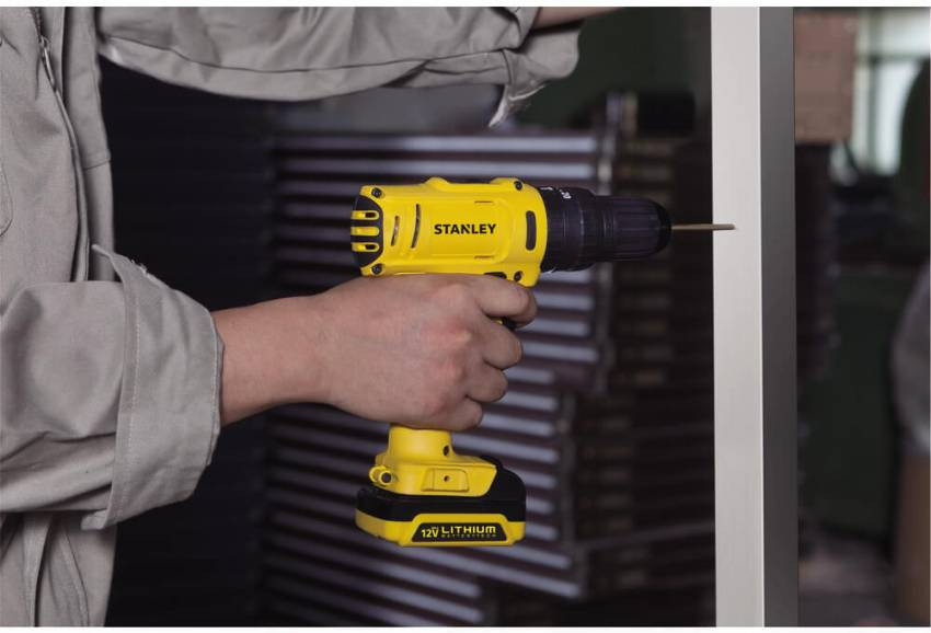 Дриль-шуруповерт ударний STANLEY SCH121S2K-SCH121S2K