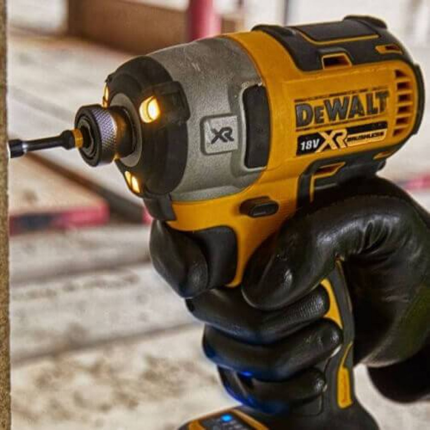 Шуруповерт акумуляторний ударний безщітковий DeWALT DCF888NT-DCF888NT