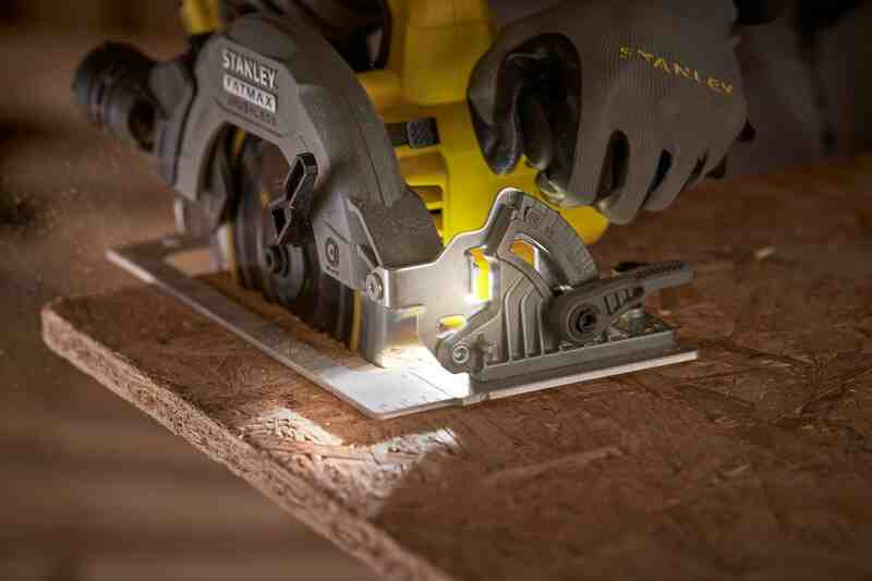 Пила циркулярна акумуляторна STANLEY FATMAX SFMCS550B-SFMCS550B