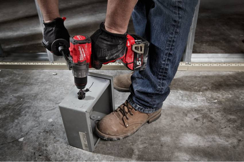 Дриль-шуруповерт акумуляторний MILWAUKEE, M18 ONEDD2-502X, 135Нм (заряд.пр., 2акум. Х5Ач, HDкейс)-4933464525