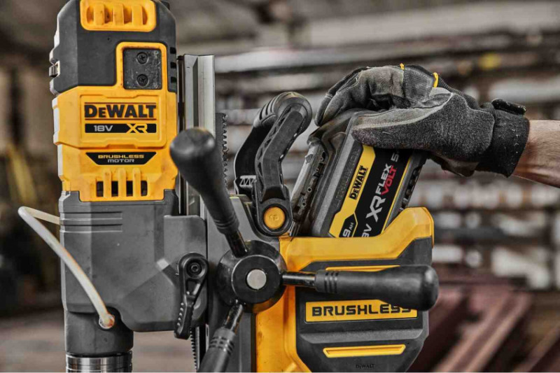 Верстат свердлильний акумуляторний безщітковий магнітний DeWALT DCD1623N-DCD1623N