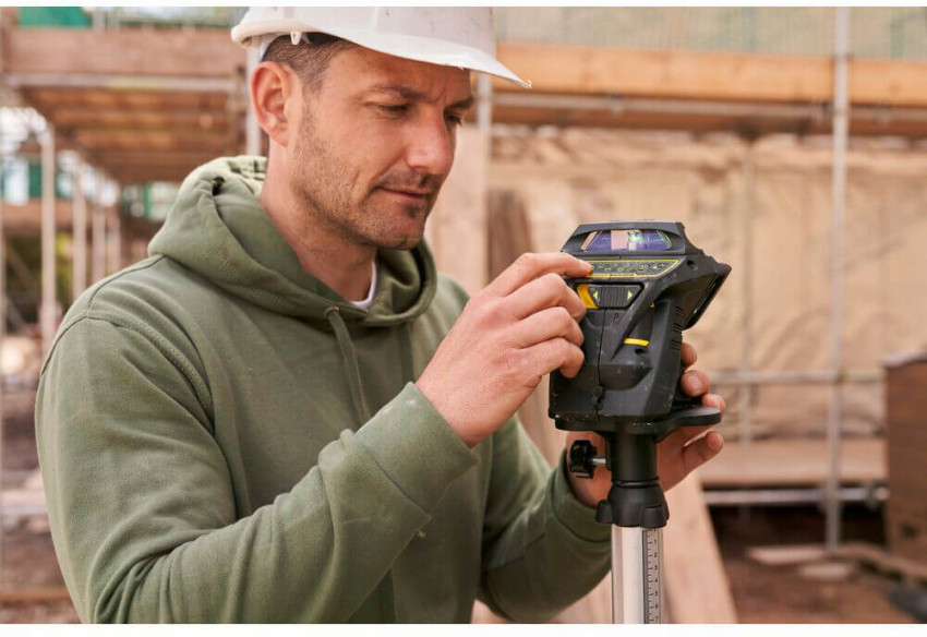 Рівень лазерний FatMax®MultilineGreen трипроменевий площинний самовирівнюючий, чемодан STANLEY FMHT1-77356-FMHT1-77356