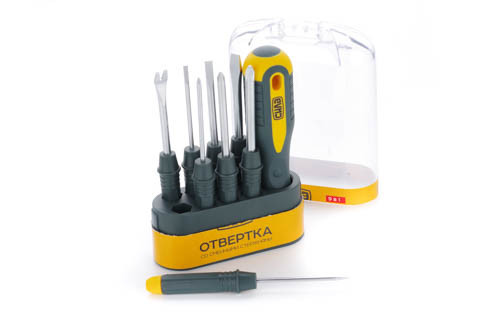Викрутка зі змінними стрижнями CrV 9 в 1 (пластиковий кейс) СИЛА-302023
