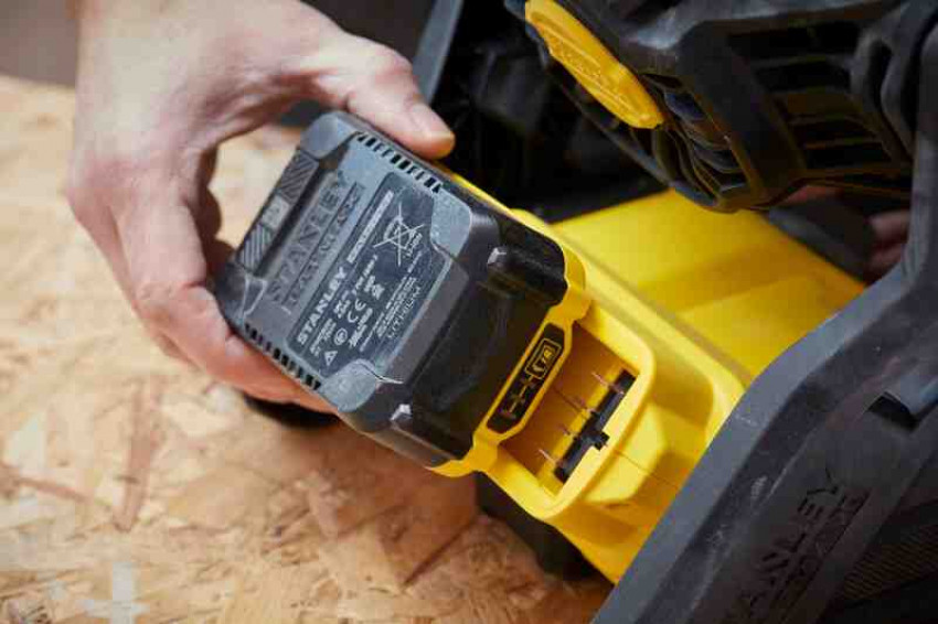 Повітродувка-вентилятор акумуляторний STANLEY FATMAX SFMCE001B-SFMCE001B