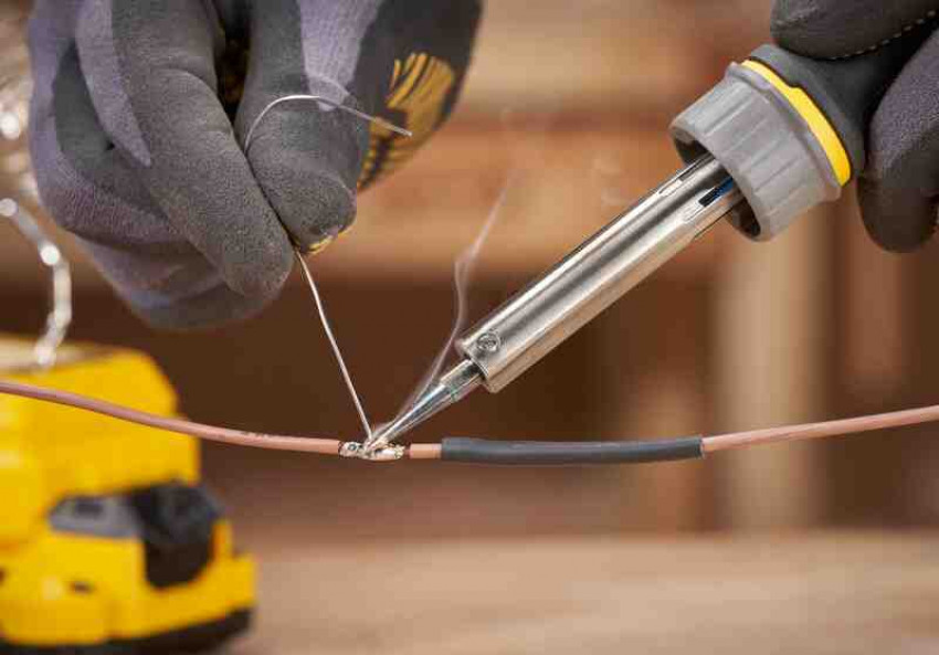 Паяльник акумуляторний STANLEY FATMAX SFMCE040B-SFMCE040B