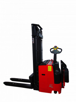 Штабелер електричний самохідний 1,5т/5,5м 24В/240Ah з площ. оператора