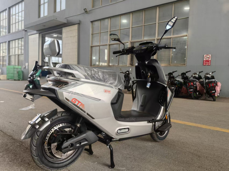 Скутер акумуляторний NAKU 2, 72В, 2500Вт, Швидкість - 60км/год-N-MAX 2500