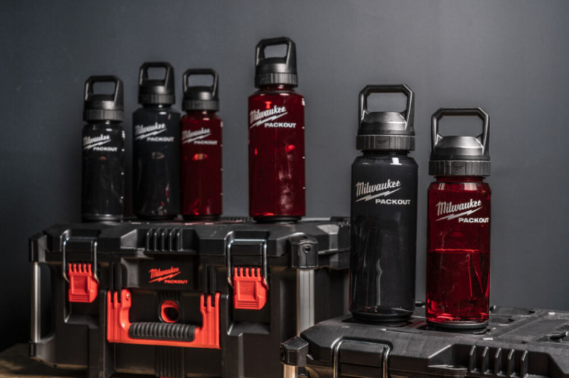 Пляшка для води PACKOUT MILWAUKEE, 1420 мл, чорна-4932498641