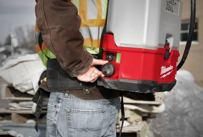 Обприскувач з ємністю для бетону Milwaukee M18 BPFPCCST-0 (4933471371)-4933471371