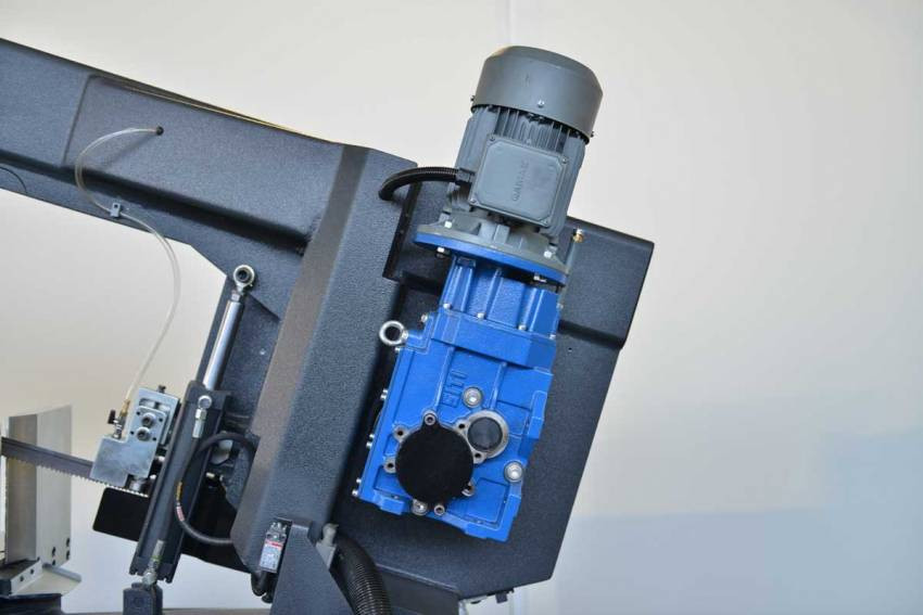 Напівавтоматична стрічкова пила по металу Beka-Mak BMSY-440DGH NC-BMSY-440DGH NC