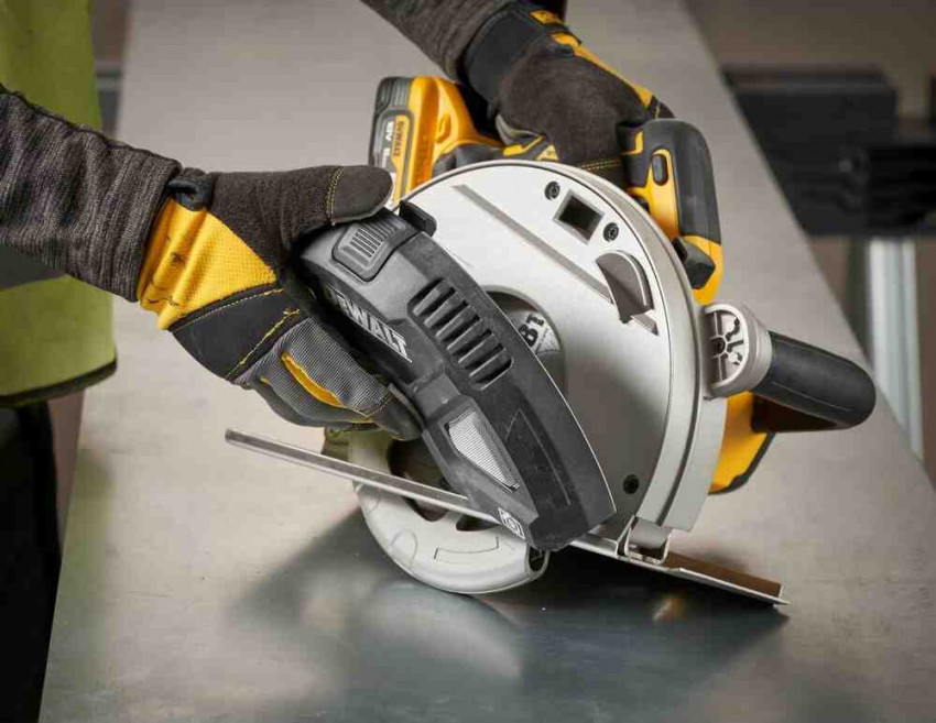 Пилка дискова по металу акумуляторна DeWALT DCS383H2-DCS383H2