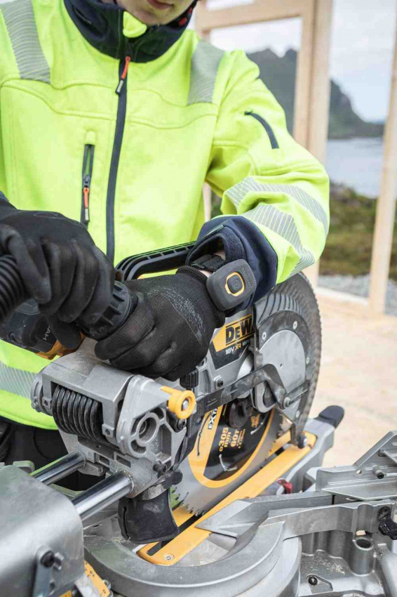 Пилка торцювальна акумуляторна безщіткова DeWALT DCS782N-DCS782N