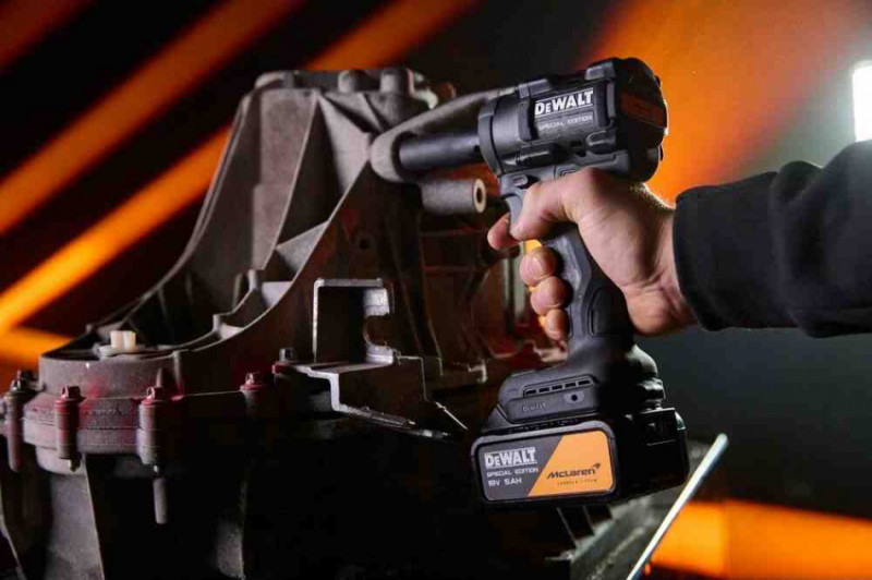 Гайкокрут ударний акумуляторний безщітковий McLaren F1 TEAM SPECIAL EDITION DeWALT DCF92MP2T-DCF92MP2T