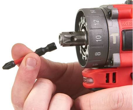 Дриль-шуруповерт з ударом акумуляторна MILWAUKEE, M12 FPDX-202X, 37Нм, (зарядний пристрій, 2 акум.Х 2Ач, патрон FIXTEC, кейс)-4933464136