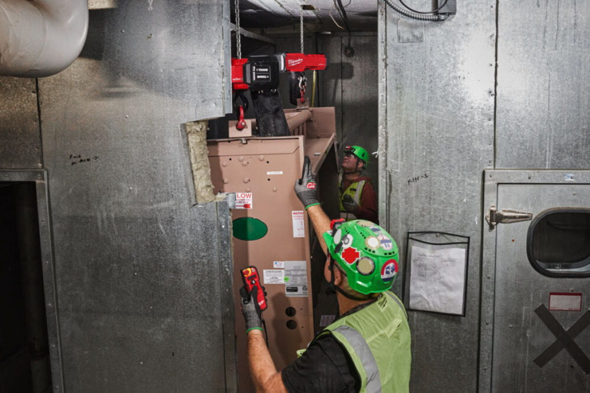 Таль ланцюгова вантажопідйомністю 1т MILWAUKEE M18 BLCHTO-121 FORGE™-4933499120