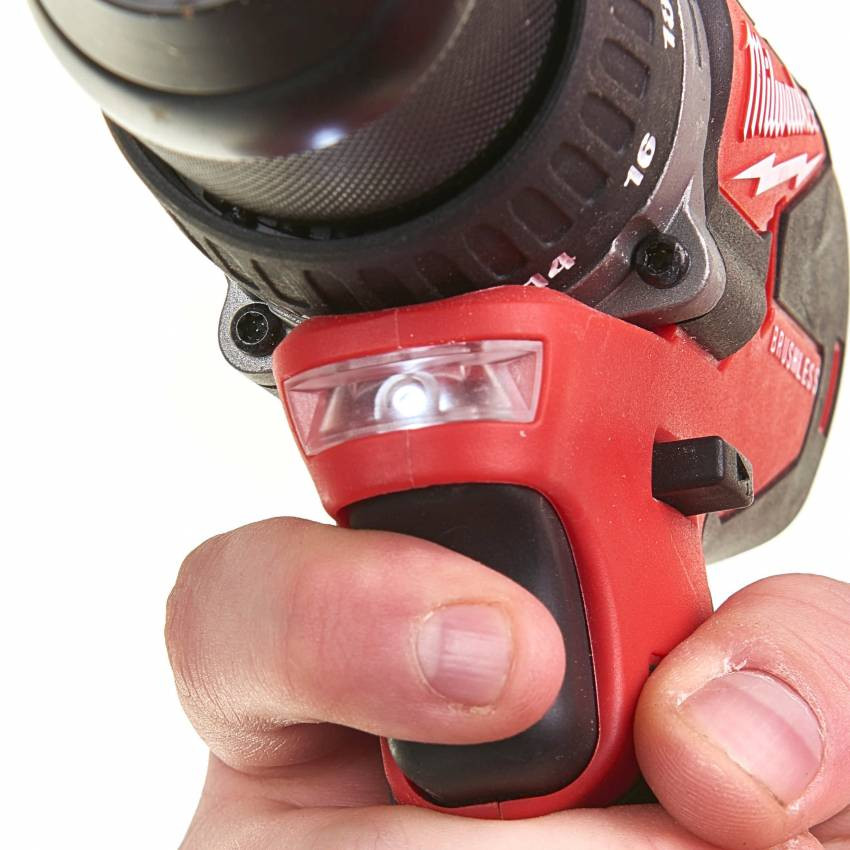 Дриль-шуруповерт з ударом акумуляторна MILWAUKEE, M18 CBLPD-402C, 60Нм, (зарядний пристрій, 2 акум.Х 2Ач, кейс)-4933464537