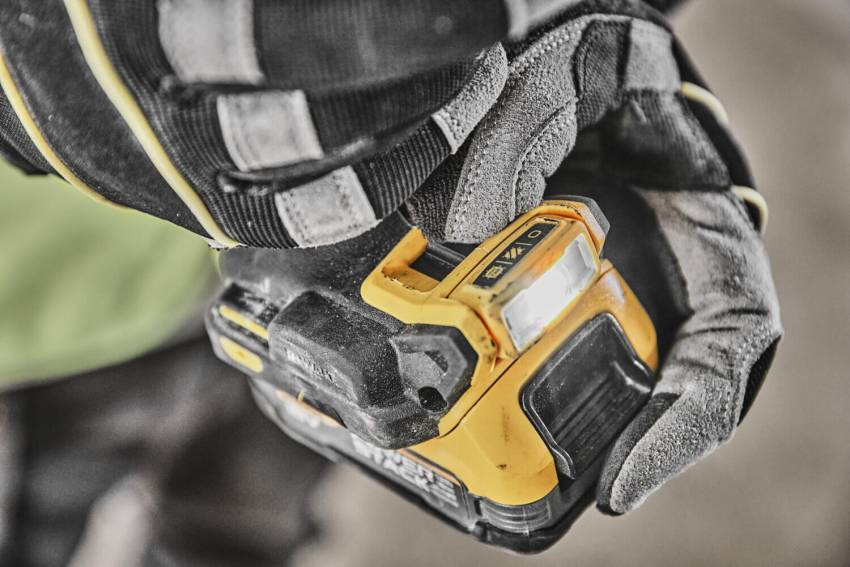 Дрель-шуруповёрт аккумуляторная бесщёточная DeWALT DCD800E2T-DCD800E2T