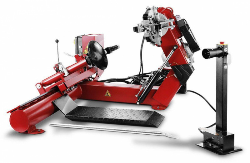 Балансувальний верстат REDATS WT-200 і шиномонтажний верстат MT-26-30-07-12