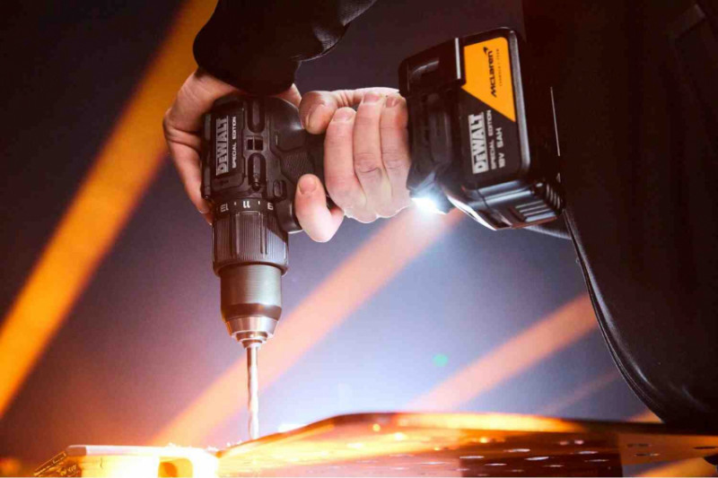 Дриль-шурупокрут ударний McLaren F1 TEAM SPECIAL EDITION DeWALT DCD86MP2KT-DCD86MP2KT