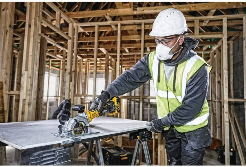 Пила дисковая аккумуляторная бесщёточная компактная DeWALT DCS571NT+DCB187-DCS571NT+DCB187