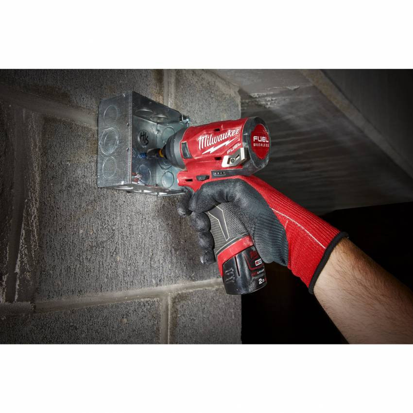 Гвинтоверт акумуляторний 1/4" HEX MILWAUKEE, M12 FID-202X, 147Нм (зарядний пристрій, 2 акум.Х 2Ач, HDкейс)-4933459823