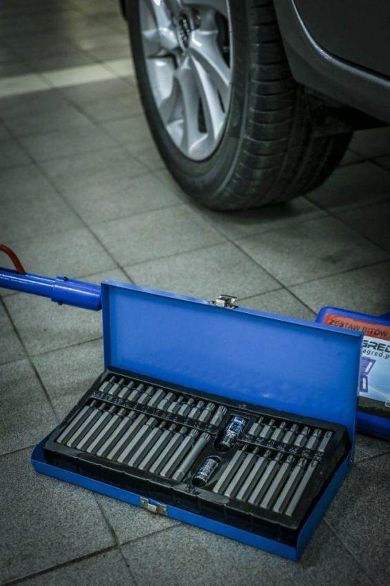 Набір торцевих, шліцьових та шестигранних головок, 40 шт TAGRED TA1205-TA1205