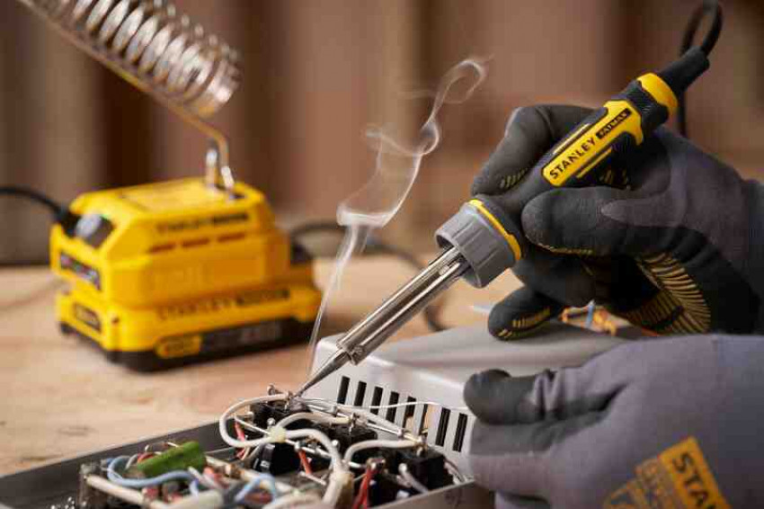 Паяльник акумуляторний STANLEY FATMAX SFMCE040B-SFMCE040B