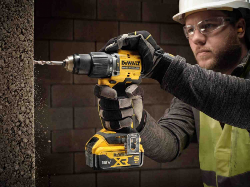 Дриль-шуруповерт акумуляторний безщітковий ударний DeWALT DCD799P2T-DCD799P2T