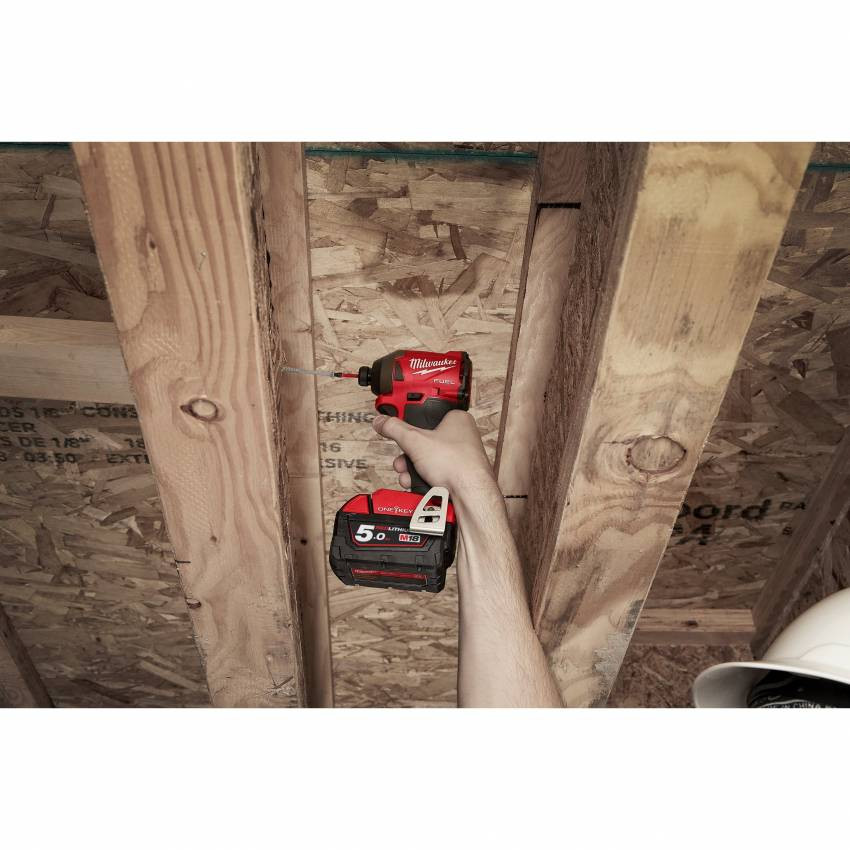 Імпульсний ударний шуруповерт акумуляторний 1/4" HEX MILWAUKEE, M18 ONEID2-502X, 226Нм (заряд.пр.,2 акум.Х5Ач, HDкейс)-4933464091